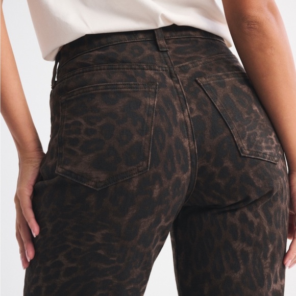 🐆 Abercrombie Curve Love 90s Relaxed Leopard Print Straight Leg Jeans 26L NWT - Picture 12 of 13